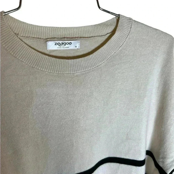 NEW Fashionable Striped Sweater , Sz M - Picture 4 of 4